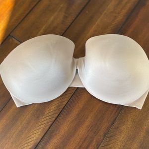 Victoria’s Secret strapless bra
